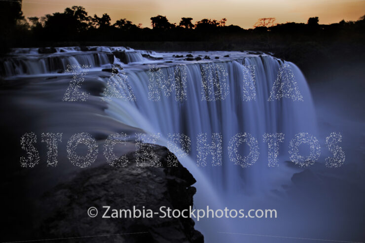 Lumangwe Falls2-3.jpg - Zamstockphotos.com